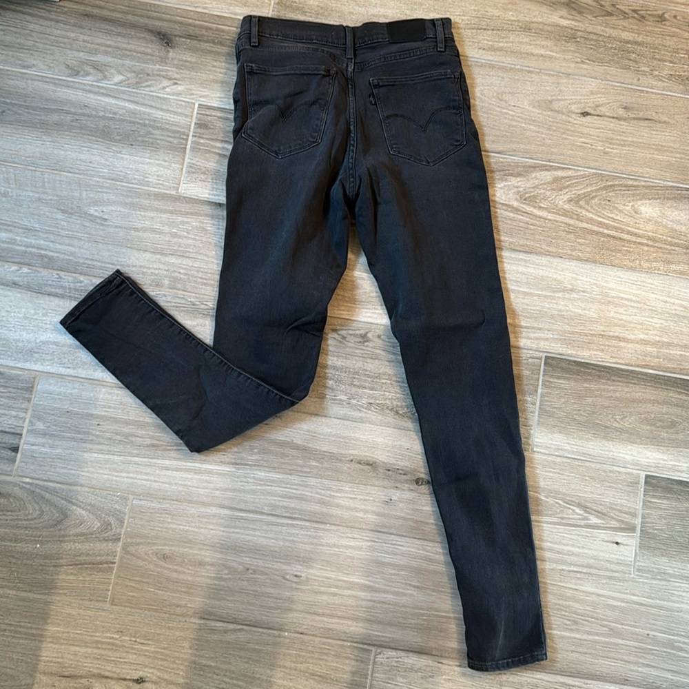 Women’s high rise skinny Levi’s 720 size 26